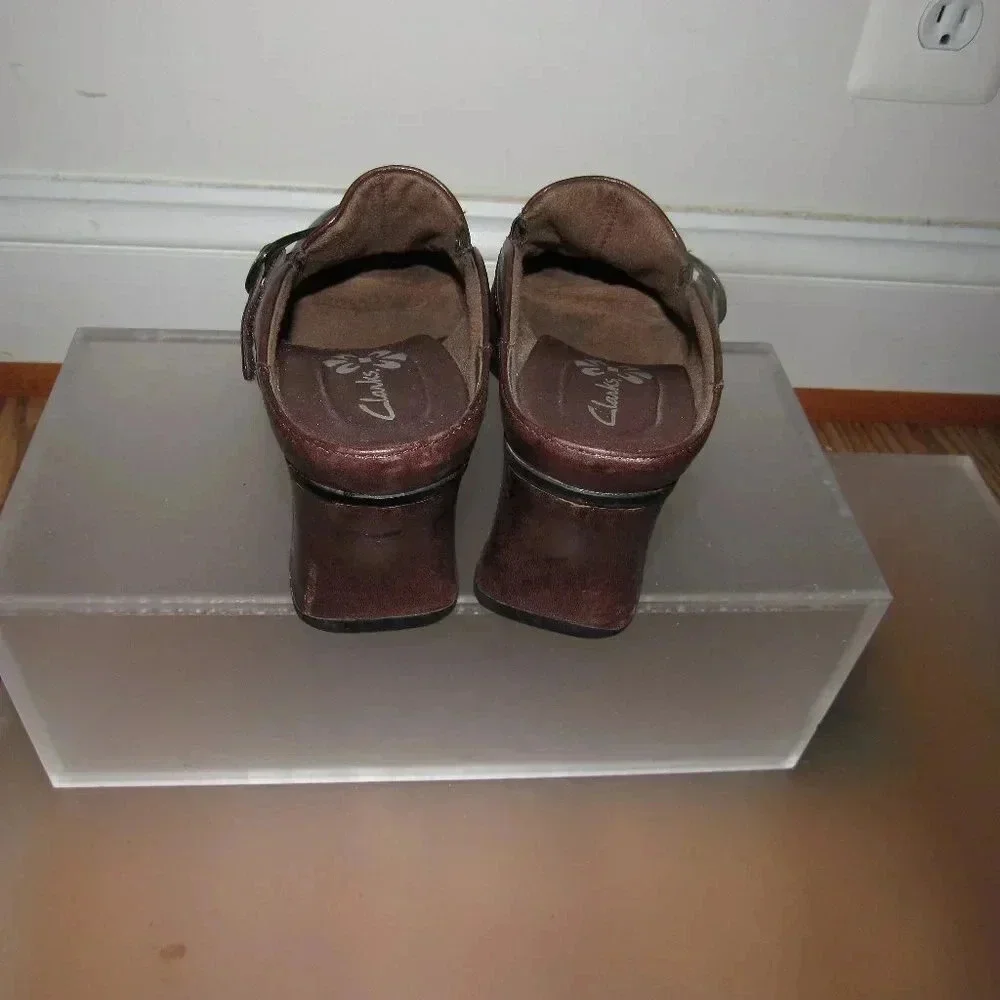 CLARKS Brown Leather Slip-On Clogs Mules Shoes 7.5 - Picture 4 of 5